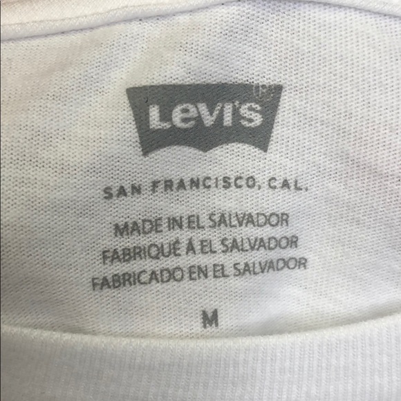 Levi’s |Women's White T-Shirt - Picture 4 of 5